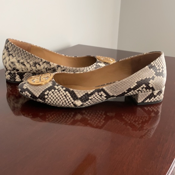 Tory Burch “Chelsea” heeled flats size 10 - Picture 1 of 6
